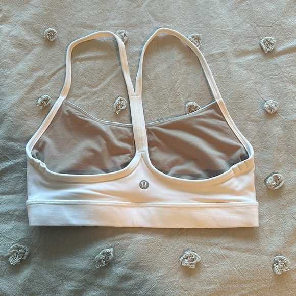 Never Worn Lululemon Flow Y Nulu Sports Bra - Picture 2 of 4